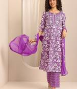 women floral printed empire thread work kurta with trousers & with dupatta