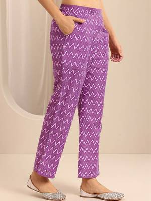 women floral printed empire thread work kurta with trousers & with dupatta 3