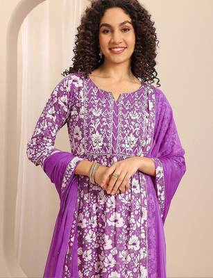 women floral printed empire thread work kurta with trousers & with dupatta 5