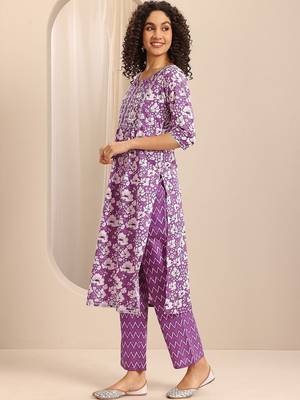 women floral printed empire thread work kurta with trousers & with dupatta 6