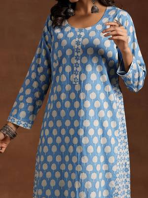 women ethnic motifs printed regular kurta with trousers 2