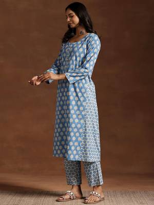 women ethnic motifs printed regular kurta with trousers 3