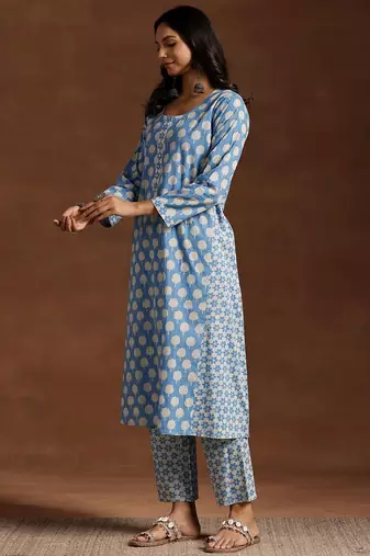 women ethnic motifs printed regular kurta with trousers