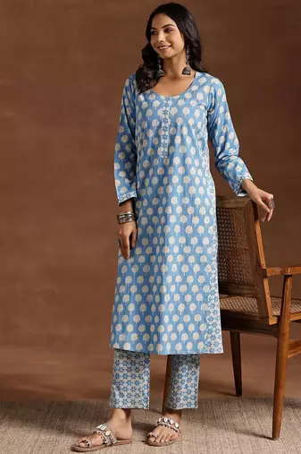 women ethnic motifs printed regular kurta with trousers