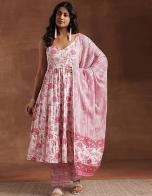 women floral printed tiered kurti with trousers & with dupatta 1