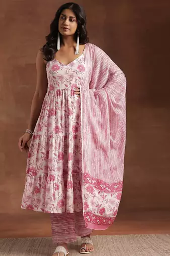 women floral printed tiered kurti with trousers & with dupatta