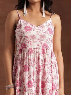 women floral printed tiered kurti with trousers & with dupatta 2