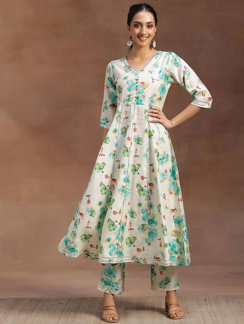 women floral printed panelled kurta with trousers