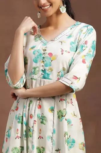 women floral printed panelled kurta with trousers