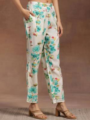 women floral printed panelled kurta with trousers 7