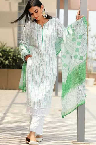women ethnic motifs printed regular kurta with trousers & with dupatta