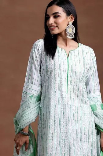 women ethnic motifs printed regular kurta with trousers & with dupatta