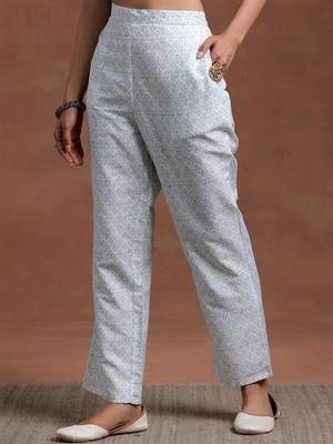 women ethnic motifs printed regular kurta with trousers & with dupatta 4