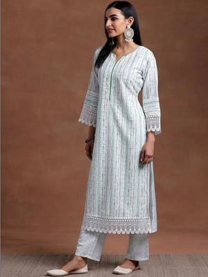 women ethnic motifs printed regular kurta with trousers & with dupatta 5