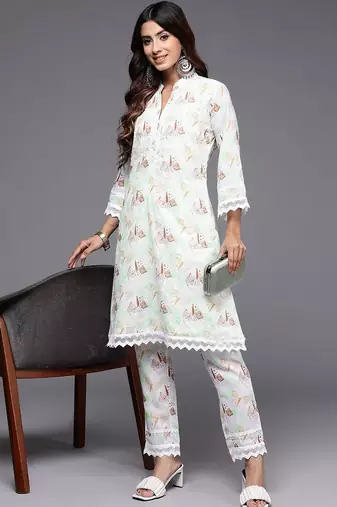 women printed regular kurta with trousers
