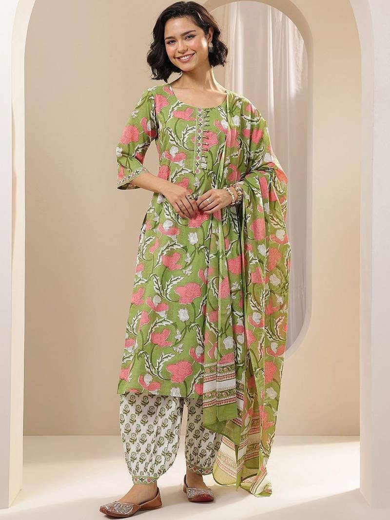 women floral printed regular kurta with salwar & with dupatta