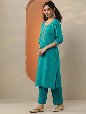 ethnic motifs embroidered regular thread work kurta & trousers with dupatta 2