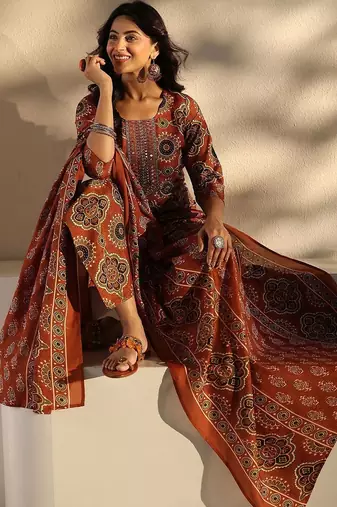 women ethnic motifs printed regular mirror work kurta with trousers & with dupatta
