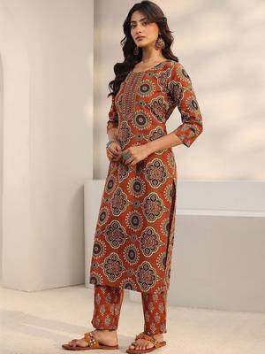 women ethnic motifs printed regular mirror work kurta with trousers & with dupatta 2