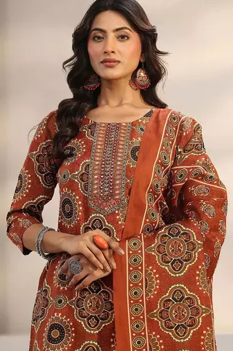 women ethnic motifs printed regular mirror work kurta with trousers & with dupatta