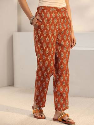 women ethnic motifs printed regular mirror work kurta with trousers & with dupatta 7
