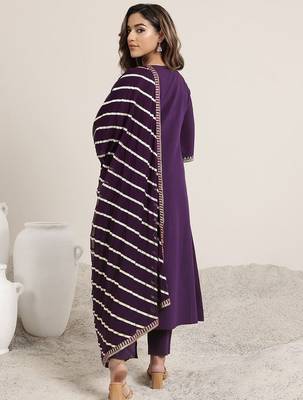 women floral embroidered regular sequinned kurta with trousers & with dupatta 5