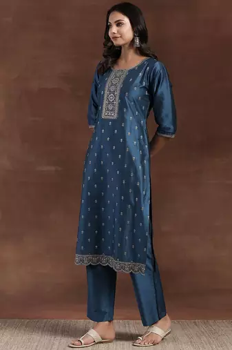 floral embroidered straight sequinned kurta with trousers & dupatta