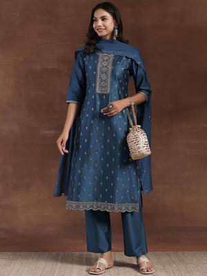 floral embroidered straight sequinned kurta with trousers & dupatta 6