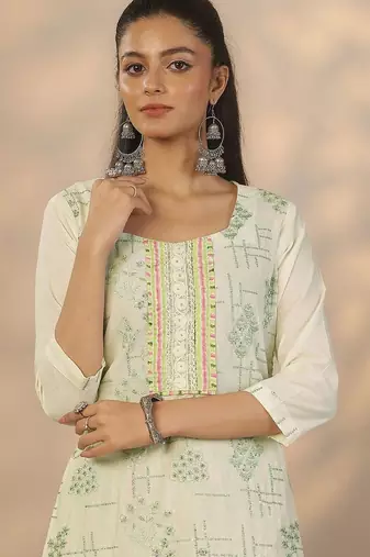 women ethnic motifs printed regular thread work kurta with trousers & with dupatta