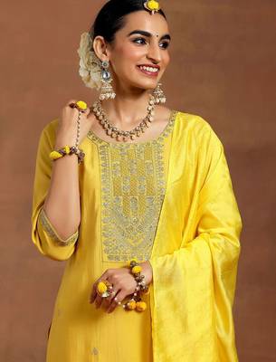 ethnic motifs embroidered sequinned straight kurta with trouser & dupatta 2
