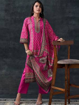women ethnic motifs printed regular kurta with trousers & with dupatta 1