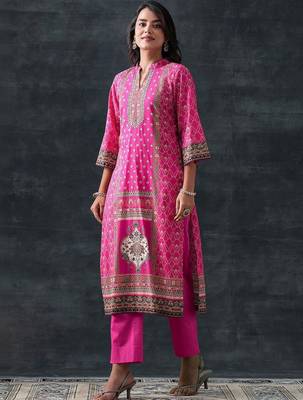 women ethnic motifs printed regular kurta with trousers & with dupatta 2