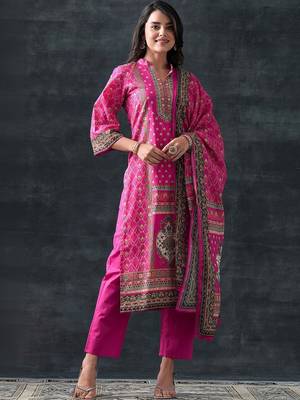women ethnic motifs printed regular kurta with trousers & with dupatta 6