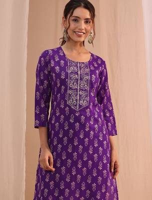women ethnic motifs printed regular thread work kurta with trousers & with dupatta 2