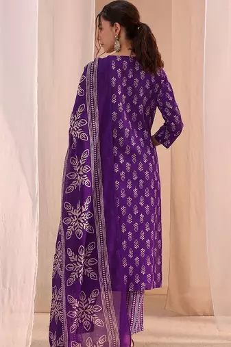 women ethnic motifs printed regular thread work kurta with trousers & with dupatta