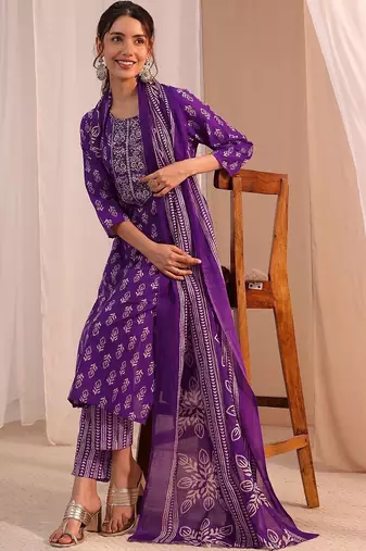 women ethnic motifs printed regular thread work kurta with trousers & with dupatta
