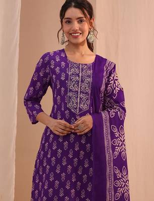 women ethnic motifs printed regular thread work kurta with trousers & with dupatta 7