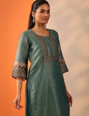geometric embroidered sequinned straight kurta with trousers and dupatta 3