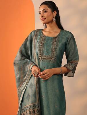 geometric embroidered sequinned straight kurta with trousers and dupatta 6