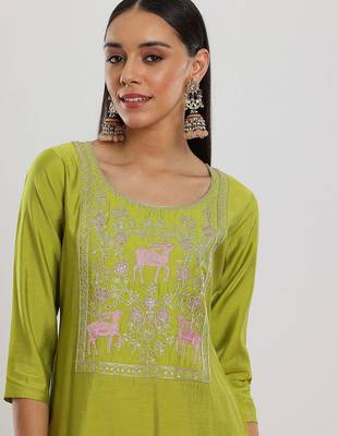 green and pink floral zari yoke design straight kurta with trouser & dupatta 3