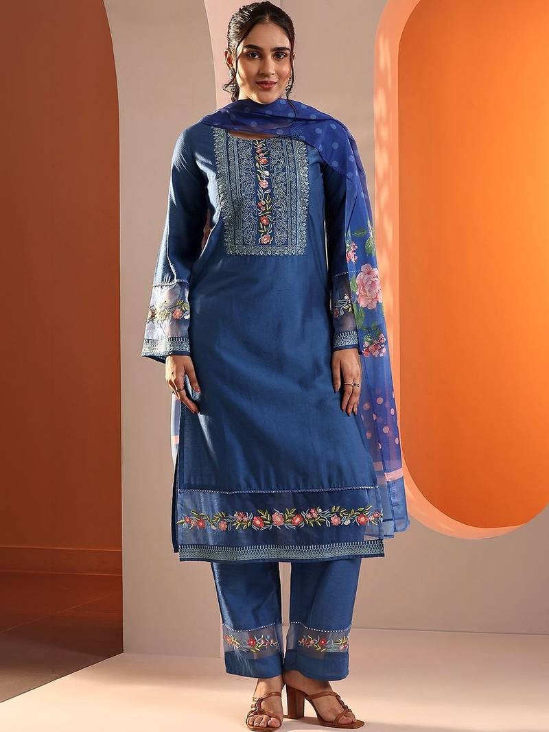 women floral embroidered regular thread work kurta with trousers & with dupatta