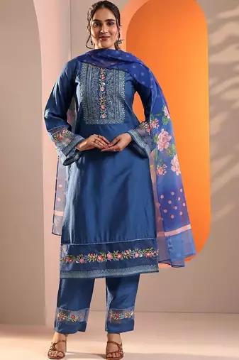 women floral embroidered regular thread work kurta with trousers & with dupatta
