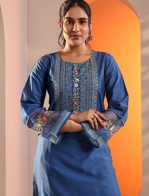 women floral embroidered regular thread work kurta with trousers & with dupatta 5