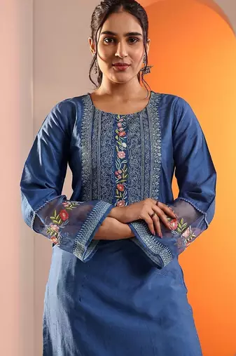 women floral embroidered regular thread work kurta with trousers & with dupatta