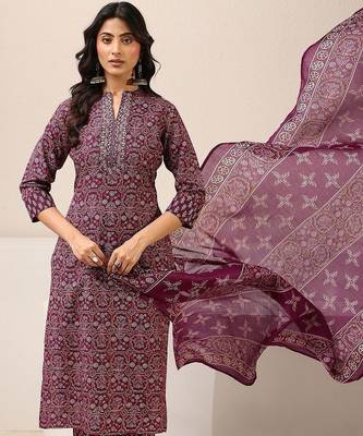 women ethnic motifs printed regular thread work kurta with trousers & with dupatta 2