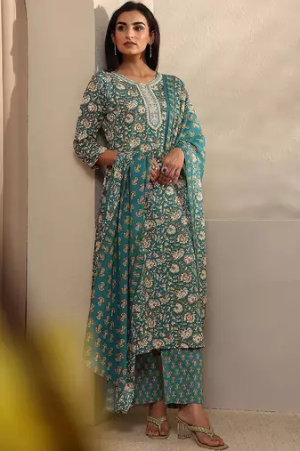 women floral printed regular thread work kurta with trousers & with dupatta