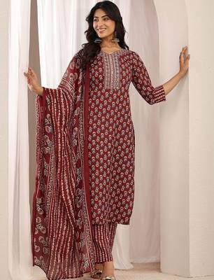 women ethnic motifs printed regular thread work kurta with trousers & with dupatta 1