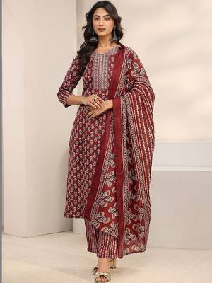 women ethnic motifs printed regular thread work kurta with trousers & with dupatta 6