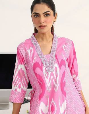 women ethnic motifs printed regular cotton blend kurta with trousers & with dupatta 3
