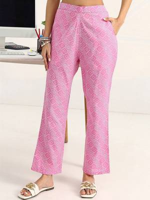 women ethnic motifs printed regular cotton blend kurta with trousers & with dupatta 4